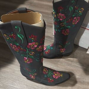 Agave Sky Suede Floral Embroidered Western Cowboy Boots